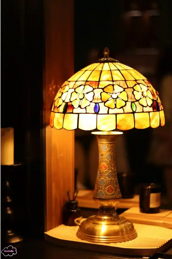 lamp vintage vanity